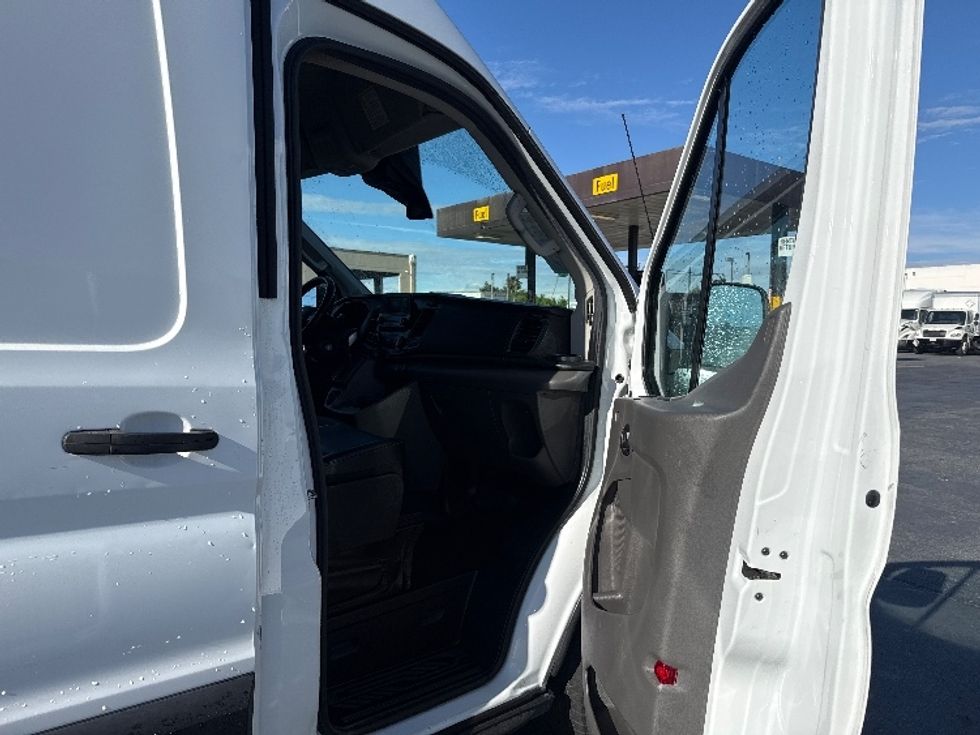 Cargo Van (Panel Van)-Light and Medium Duty Trucks-Ford-2021-Transit 350-La Mirada-CA-135,311\n\t\tmiles-$ 26,000 - Image 20