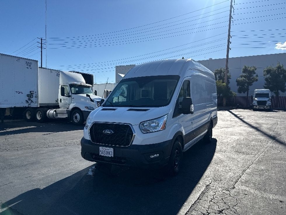 Cargo Van (Panel Van)-Light and Medium Duty Trucks-Ford-2021-Transit 350-La Mirada-CA-135,311\n\t\tmiles-$ 26,000 - Image 3