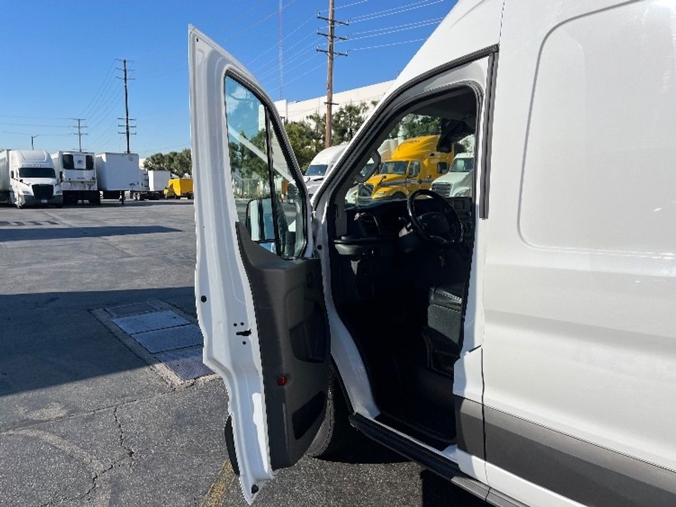 Cargo Van (Panel Van)-Light and Medium Duty Trucks-Ford-2021-Transit 350-La Mirada-CA-139,307\n\t\tmiles-$ 18,250 - Image 15
