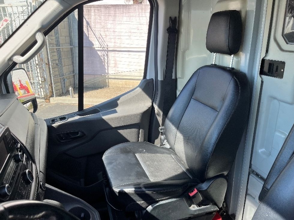 Cargo Van (Panel Van)-Light and Medium Duty Trucks-Ford-2021-Transit 350-La Mirada-CA-142,997\n\t\tmiles-$ 18,000 - Image 18