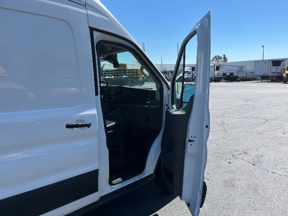 Cargo Van (Panel Van)-Light and Medium Duty Trucks-Ford-2021-Transit 350-La Mirada-CA-142,997\n\t\tmiles-$ 18,000 - Image 19