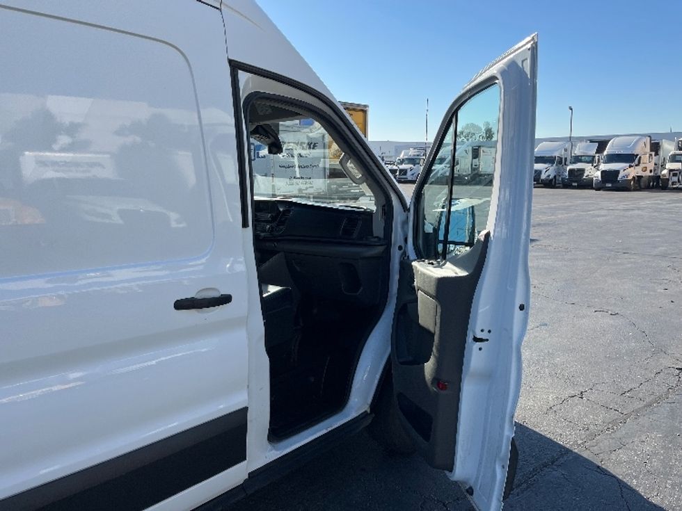 Cargo Van (Panel Van)-Light and Medium Duty Trucks-Ford-2021-Transit 350-La Mirada-CA-153,103\n\t\tmiles-$ 16,000 - Image 19