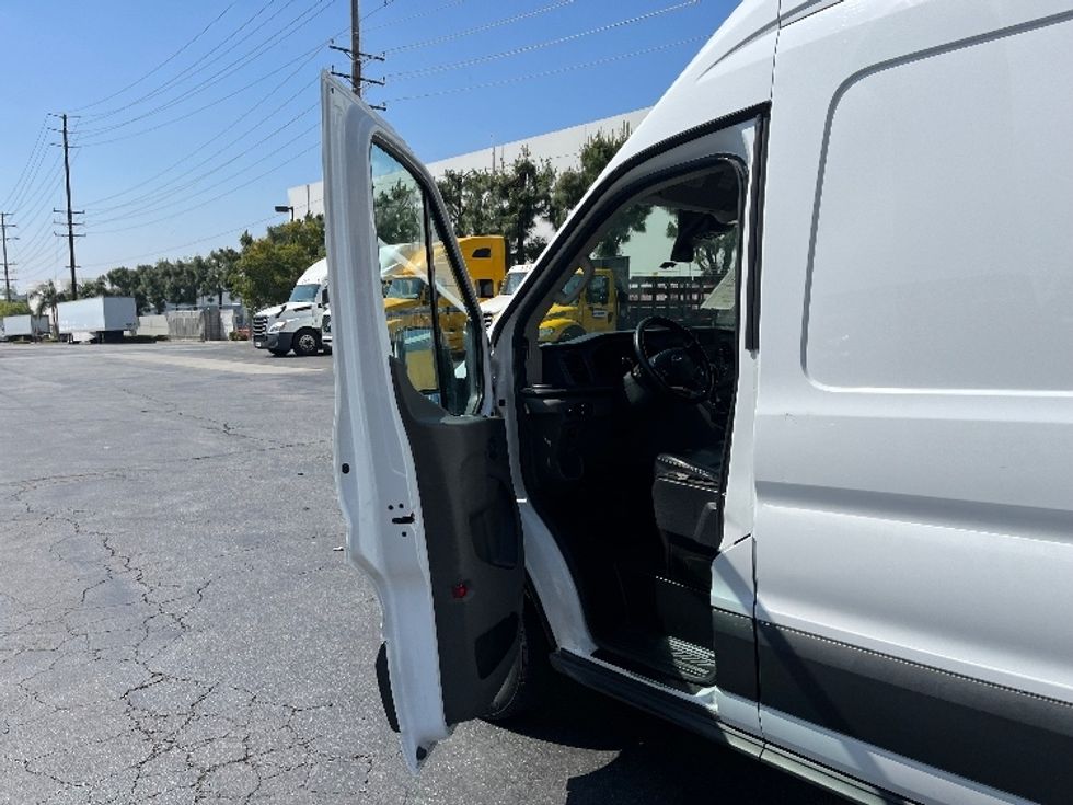 Cargo Van (Panel Van)-Light and Medium Duty Trucks-Ford-2021-Transit 350-La Mirada-CA-154,731\n\t\tmiles-$ 17,500 - Image 15