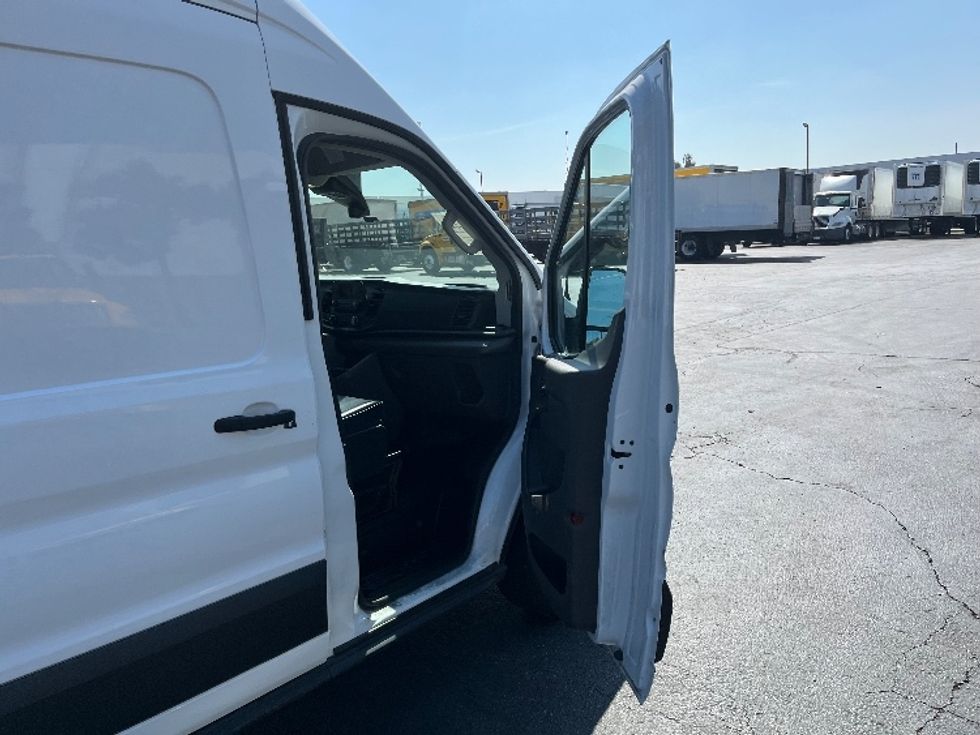 Cargo Van (Panel Van)-Light and Medium Duty Trucks-Ford-2021-Transit 350-La Mirada-CA-154,731\n\t\tmiles-$ 17,500 - Image 19