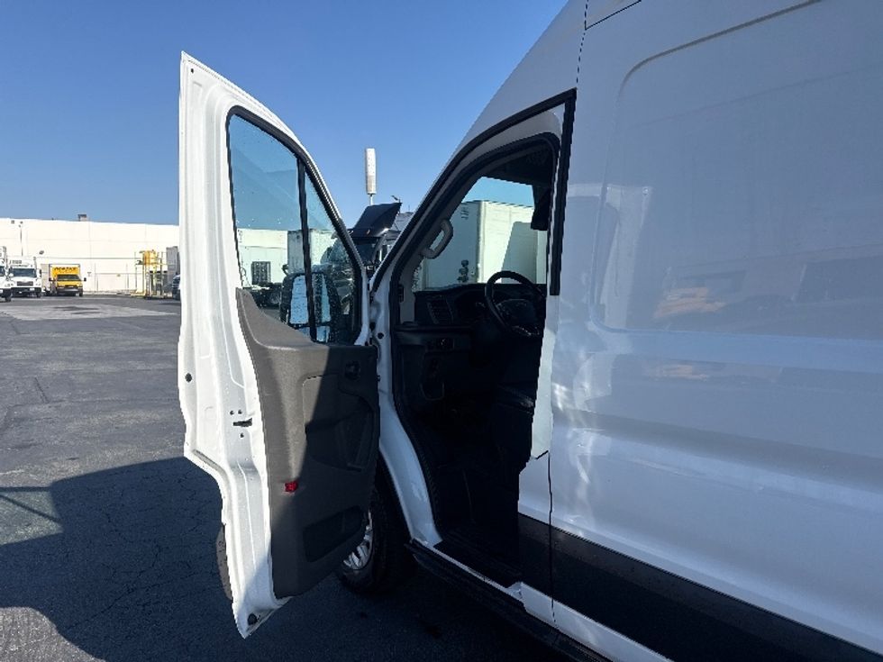 Cargo Van (Panel Van)-Light and Medium Duty Trucks-Ford-2021-Transit 350-La Mirada-CA-160,548\n\t\tmiles-$ 16,500 - Image 16
