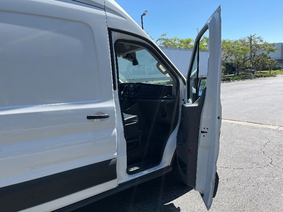 Cargo Van (Panel Van)-Light and Medium Duty Trucks-Ford-2021-Transit 350-La Mirada-CA-165,354\n\t\tmiles-$ 16,000 - Image 19