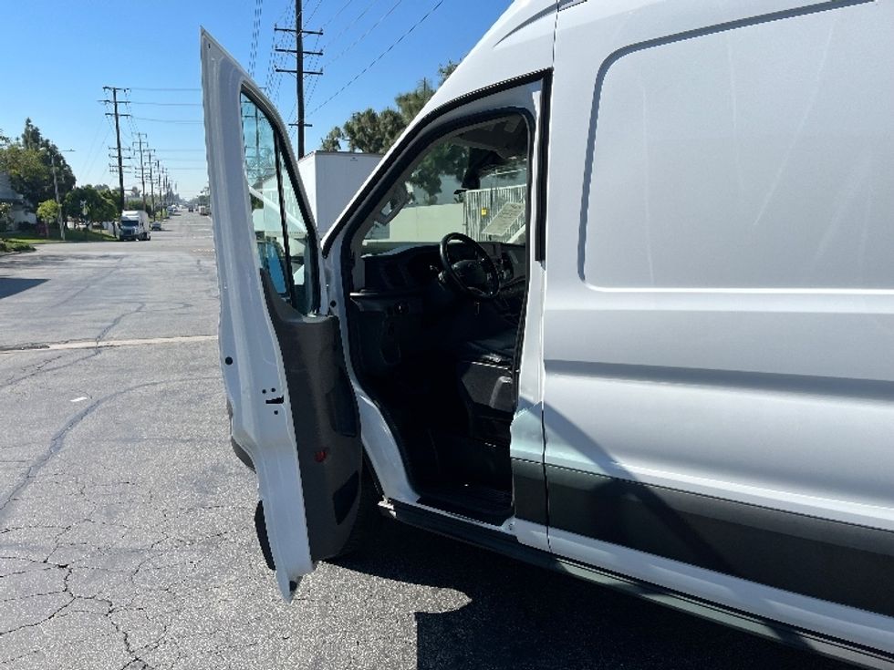 Cargo Van (Panel Van)-Light and Medium Duty Trucks-Ford-2021-Transit 350-La Mirada-CA-170,046\n\t\tmiles-$ 18,500 - Image 15