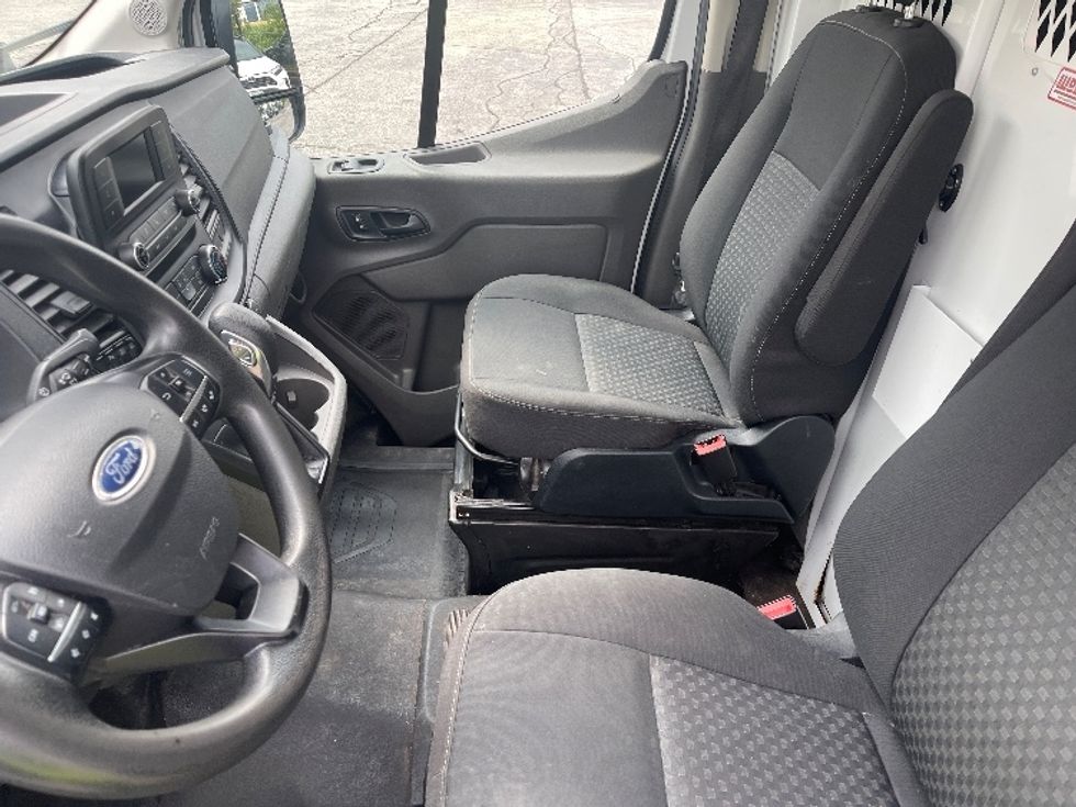 Cargo Van (Panel Van)-Light and Medium Duty Trucks-Ford-2021-Transit 350-Mississauga-ON-188,523\n\t\tkm-$ 19,250 - Image 16
