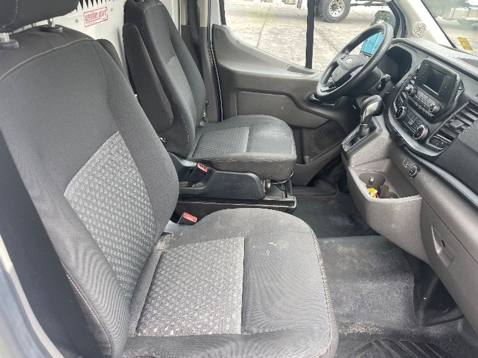 Cargo Van (Panel Van)-Light and Medium Duty Trucks-Ford-2021-Transit 350-Mississauga-ON-188,523\n\t\tkm-$ 19,250 - Image 19