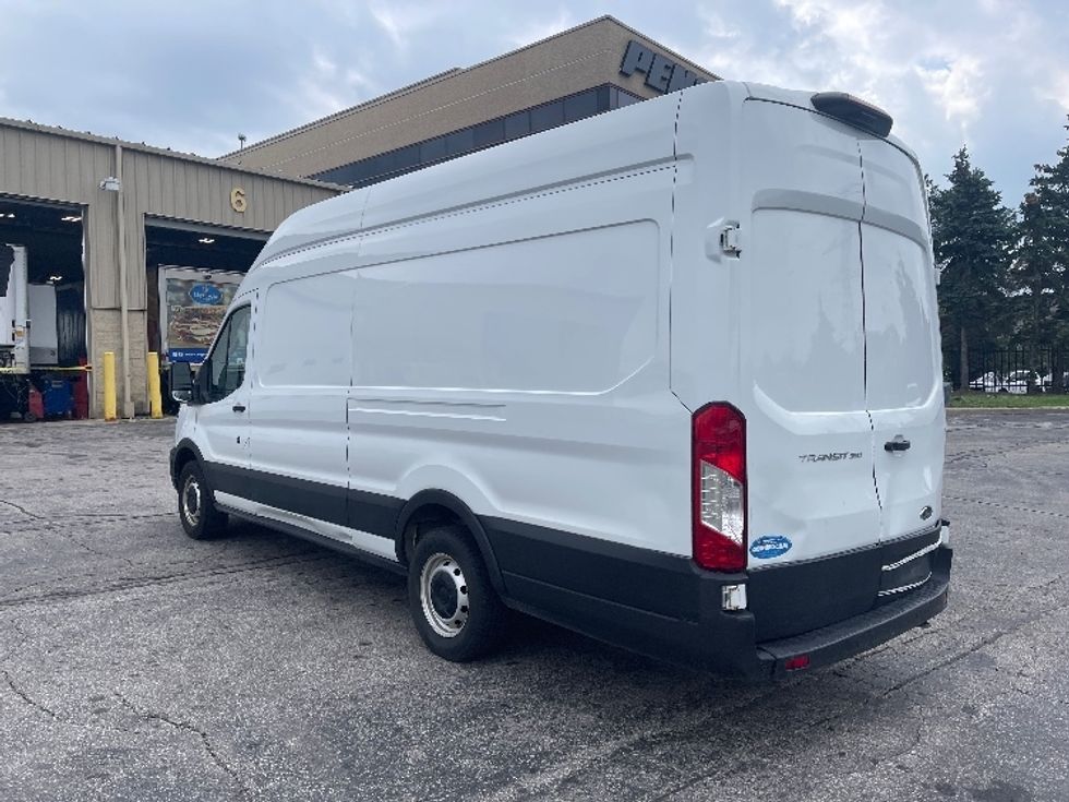 Cargo Van (Panel Van)-Light and Medium Duty Trucks-Ford-2021-Transit 350-Mississauga-ON-188,523\n\t\tkm-$ 19,250 - Image 5