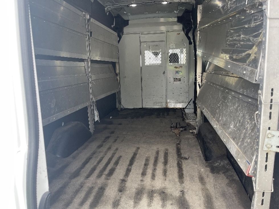 Cargo Van (Panel Van)-Light and Medium Duty Trucks-Ford-2021-Transit 350-Mississauga-ON-188,523\n\t\tkm-$ 19,250 - Image 7