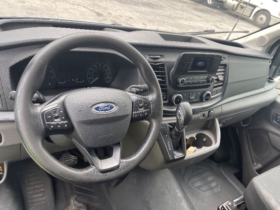 Cargo Van (Panel Van)-Light and Medium Duty Trucks-Ford-2021-Transit 350-Mississauga-ON-204,756\n\t\tkm-$ 21,000 - Image 14