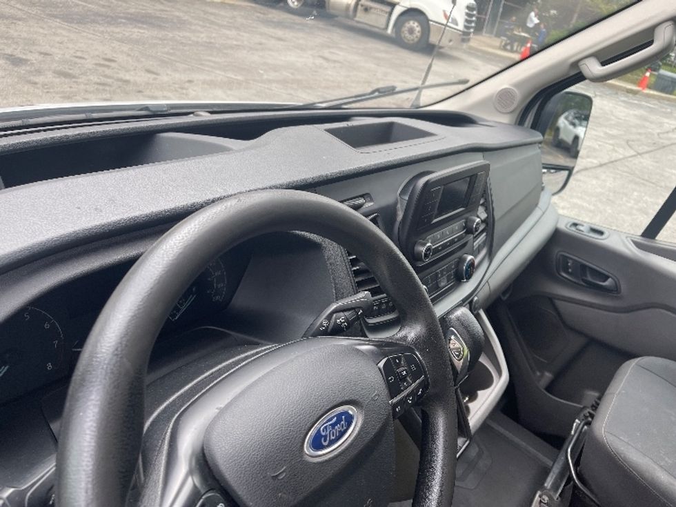 Cargo Van (Panel Van)-Light and Medium Duty Trucks-Ford-2021-Transit 350-Mississauga-ON-204,756\n\t\tkm-$ 21,000 - Image 15