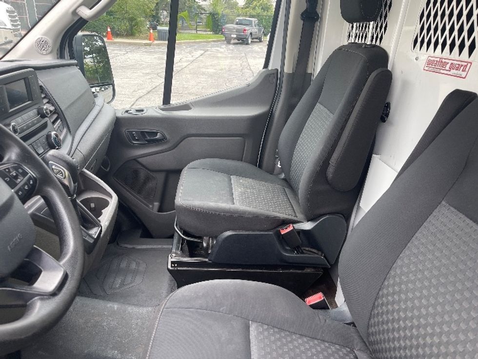 Cargo Van (Panel Van)-Light and Medium Duty Trucks-Ford-2021-Transit 350-Mississauga-ON-204,756\n\t\tkm-$ 21,000 - Image 16
