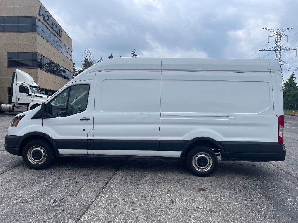 Cargo Van (Panel Van)-Light and Medium Duty Trucks-Ford-2021-Transit 350-Mississauga-ON-204,756\n\t\tkm-$ 21,000 - Image 4