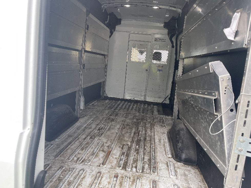 Cargo Van (Panel Van)-Light and Medium Duty Trucks-Ford-2021-Transit 350-Mississauga-ON-204,756\n\t\tkm-$ 21,000 - Image 7