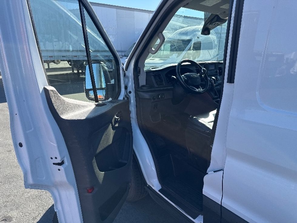 Cargo Van (Panel Van)-Light and Medium Duty Trucks-Ford-2021-Transit 350-West Sacramento-CA-105,641\n\t\tmiles-$ 26,500 - Image 14