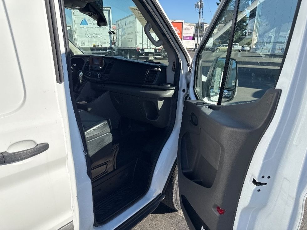 Cargo Van (Panel Van)-Light and Medium Duty Trucks-Ford-2021-Transit 350-West Sacramento-CA-113,988\n\t\tmiles-$ 26,000 - Image 18