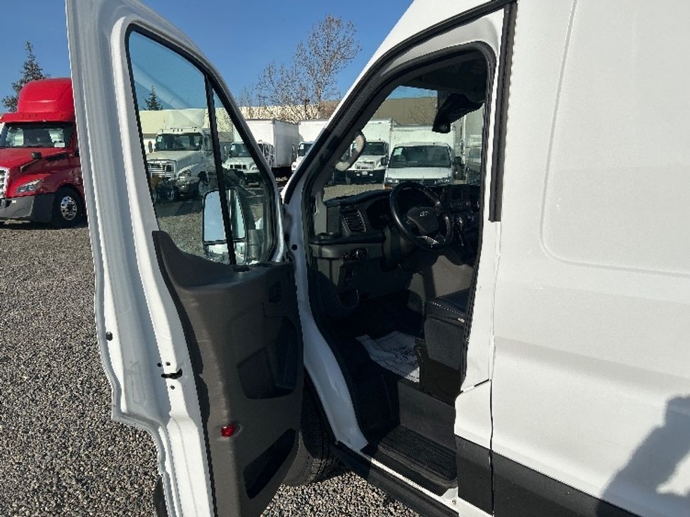 Cargo Van (Panel Van)-Light and Medium Duty Trucks-Ford-2021-Transit 350-West Sacramento-CA-86,206\n\t\tmiles-$ 28,000 - Image 14