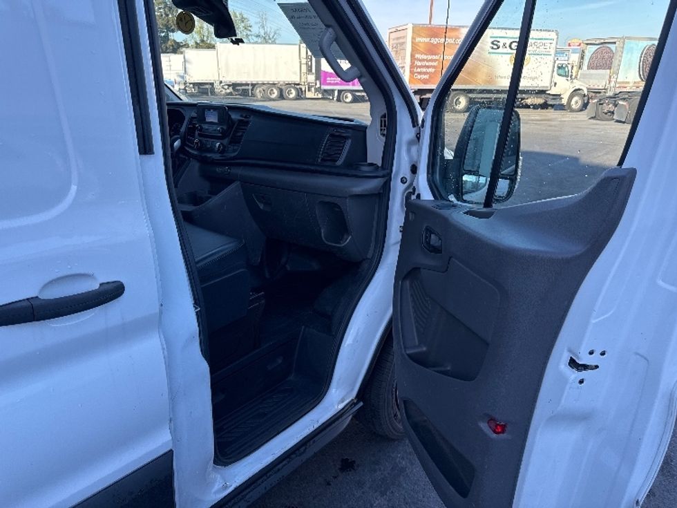 Cargo Van (Panel Van)-Light and Medium Duty Trucks-Ford-2021-Transit 350-West Sacramento-CA-86,879\n\t\tmiles-$ 28,000 - Image 17