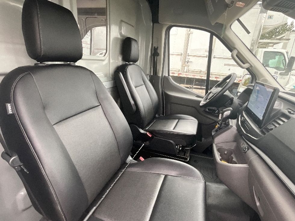 Cargo Van (Panel Van)-Light and Medium Duty Trucks-Ford-2022-Transit 150-Burnaby-BC-31,018\n\t\tkm-$ 55,250 - Image 19