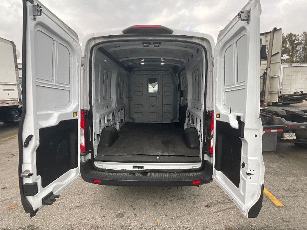 Cargo Van (Panel Van)-Light and Medium Duty Trucks-Ford-2022-Transit 150-Burnaby-BC-31,018\n\t\tkm-$ 55,250 - Image 7