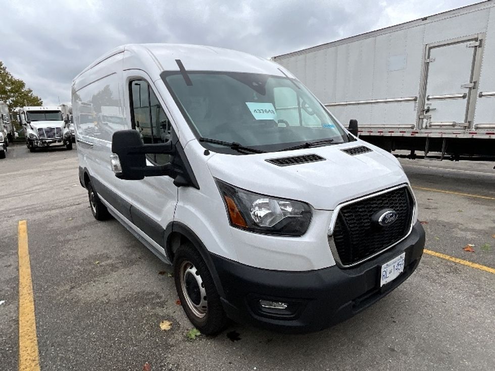 Cargo Van (Panel Van)-Light and Medium Duty Trucks-Ford-2022-Transit 150-Burnaby-BC-52,446\n\t\tkm-$ 51,250 - Image 1