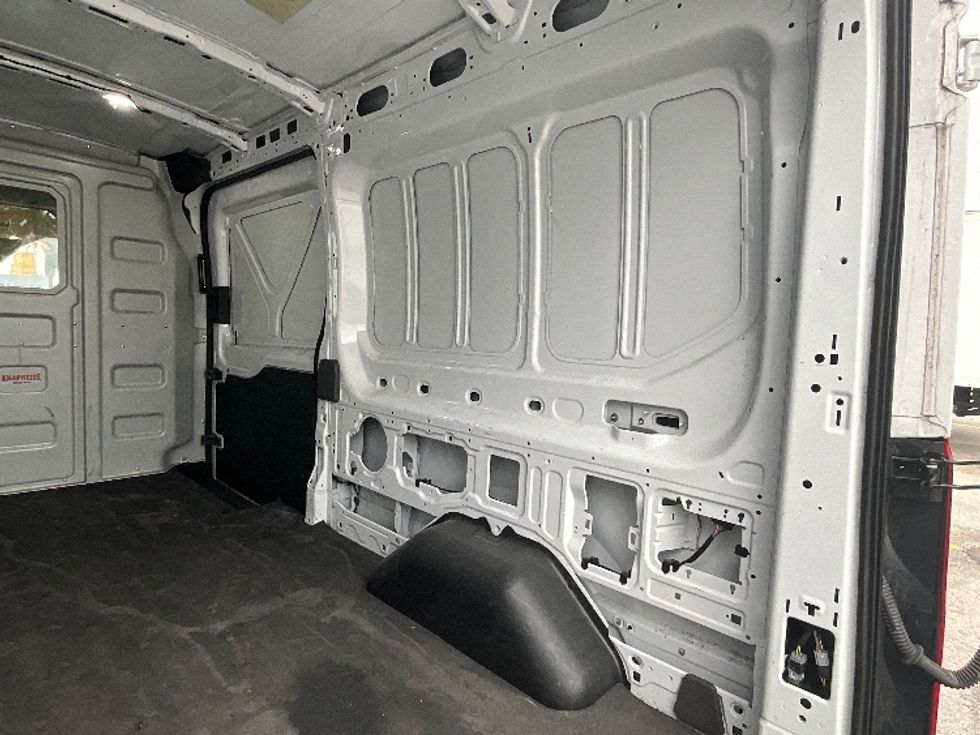 Cargo Van (Panel Van)-Light and Medium Duty Trucks-Ford-2022-Transit 150-Burnaby-BC-52,446\n\t\tkm-$ 51,250 - Image 10