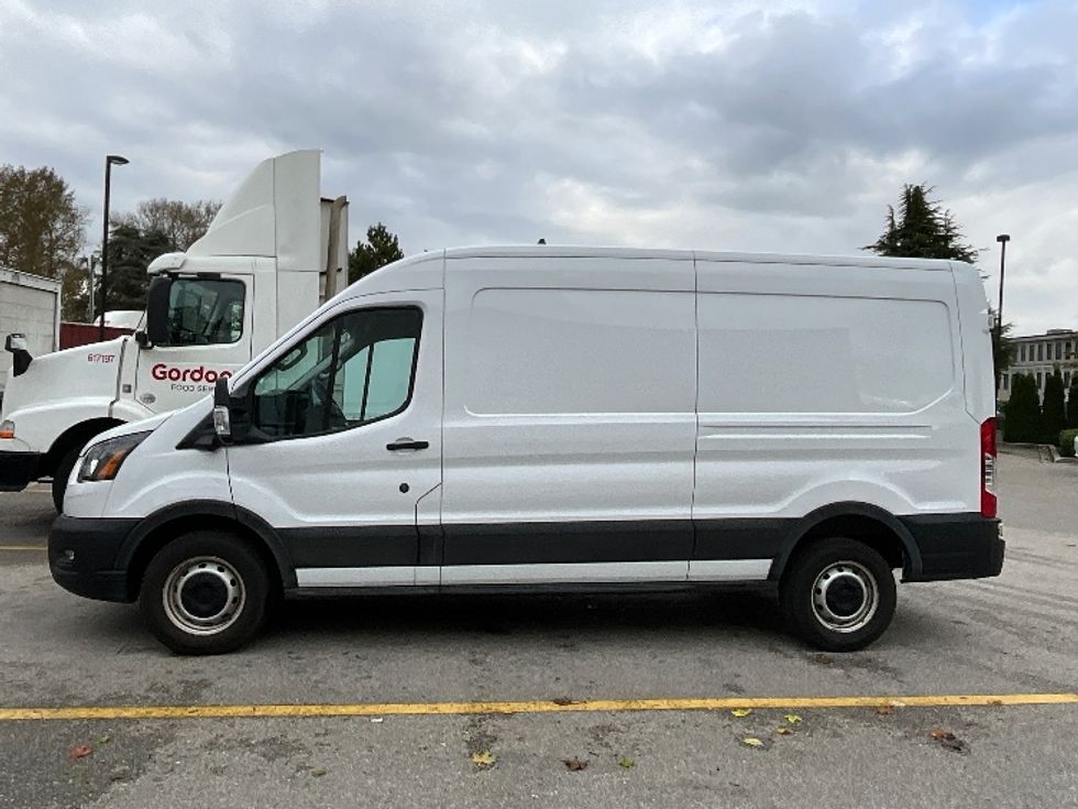 Cargo Van (Panel Van)-Light and Medium Duty Trucks-Ford-2022-Transit 150-Burnaby-BC-52,446\n\t\tkm-$ 51,250 - Image 4