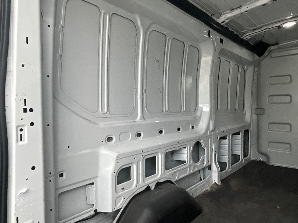 Cargo Van (Panel Van)-Light and Medium Duty Trucks-Ford-2022-Transit 150-Burnaby-BC-52,446\n\t\tkm-$ 51,250 - Image 9