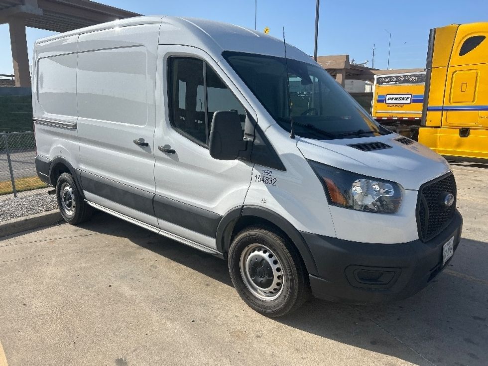 Cargo Van (Panel Van)-Light and Medium Duty Trucks-Ford-2022-Transit 150-Fort Worth-TX-154,224\n\t\tmiles-$ 21,500 - Image 1