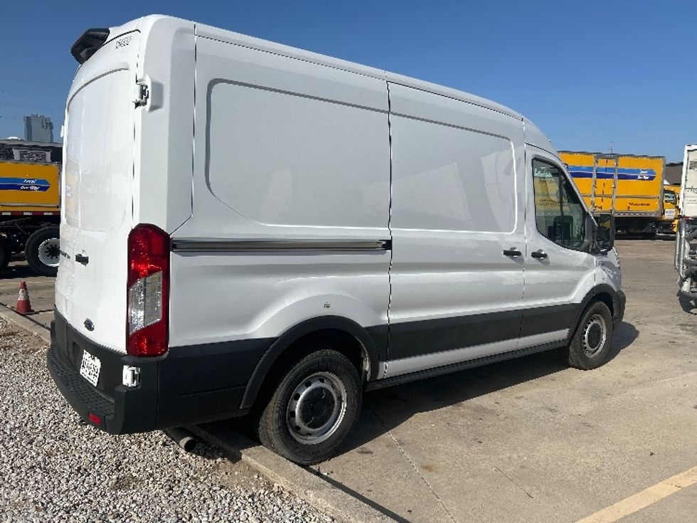 Cargo Van (Panel Van)-Light and Medium Duty Trucks-Ford-2022-Transit 150-Fort Worth-TX-154,224\n\t\tmiles-$ 21,500 - Image 11