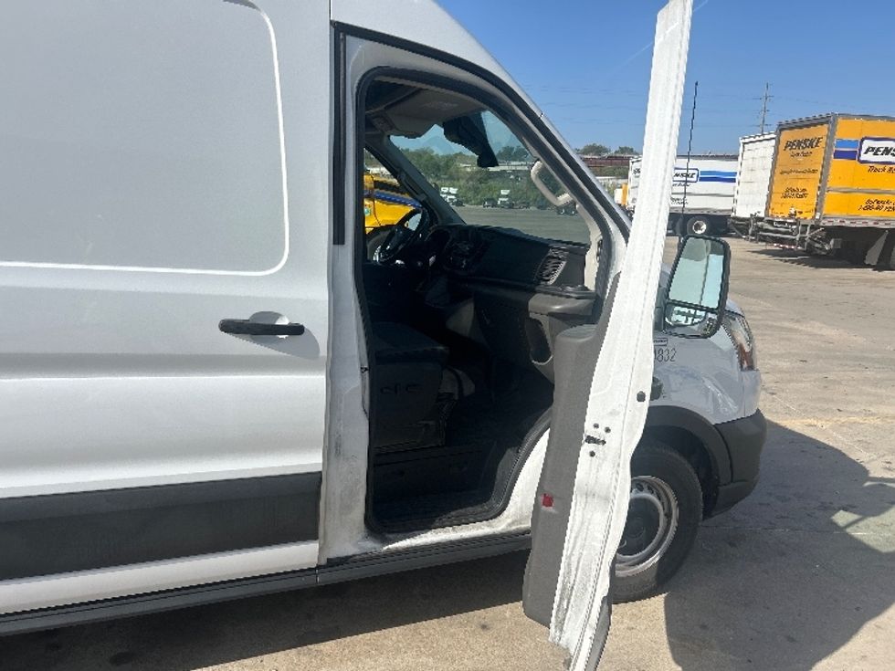 Cargo Van (Panel Van)-Light and Medium Duty Trucks-Ford-2022-Transit 150-Fort Worth-TX-154,224\n\t\tmiles-$ 21,500 - Image 17