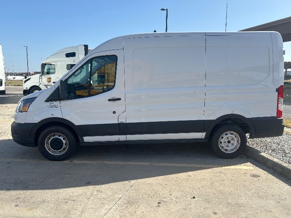 Cargo Van (Panel Van)-Light and Medium Duty Trucks-Ford-2022-Transit 150-Fort Worth-TX-154,224\n\t\tmiles-$ 21,500 - Image 4