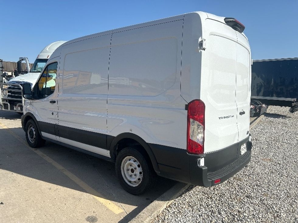 Cargo Van (Panel Van)-Light and Medium Duty Trucks-Ford-2022-Transit 150-Fort Worth-TX-154,224\n\t\tmiles-$ 21,500 - Image 5