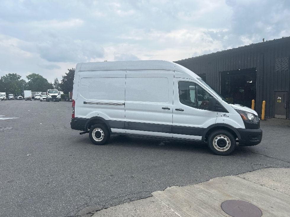 Cargo Van (Panel Van)-Light and Medium Duty Trucks-Ford-2022-Transit 250-Albany-NY-40,905\n\t\tmiles-$ 39,250 - Image 15