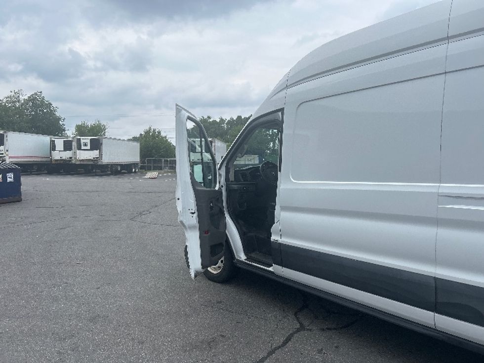 Cargo Van (Panel Van)-Light and Medium Duty Trucks-Ford-2022-Transit 250-Albany-NY-40,905\n\t\tmiles-$ 39,250 - Image 16