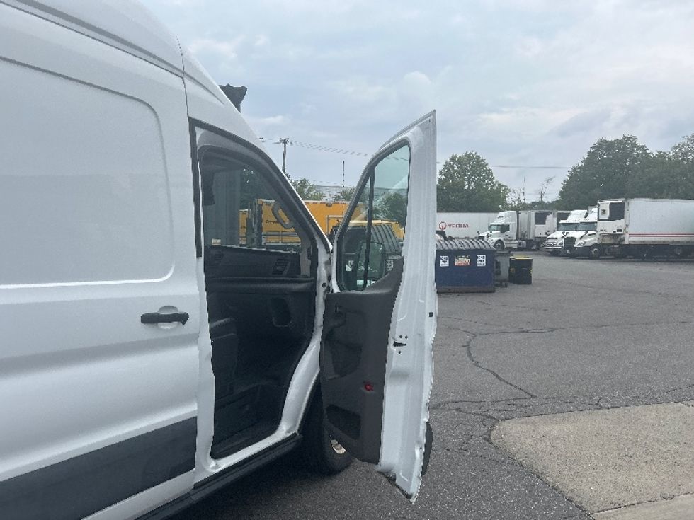 Cargo Van (Panel Van)-Light and Medium Duty Trucks-Ford-2022-Transit 250-Albany-NY-40,905\n\t\tmiles-$ 39,250 - Image 20