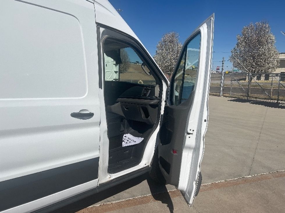 Cargo Van (Panel Van)-Light and Medium Duty Trucks-Ford-2022-Transit 250-Amarillo-TX-141,737\n\t\tmiles-$ 29,500 - Image 19
