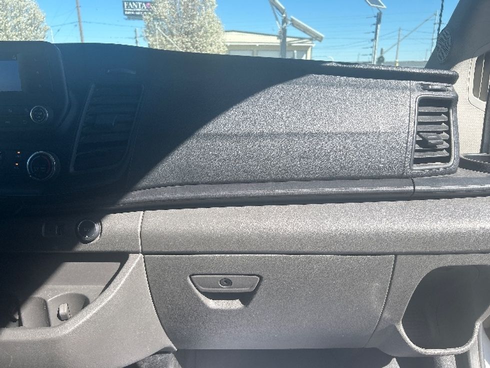 Cargo Van (Panel Van)-Light and Medium Duty Trucks-Ford-2022-Transit 250-Amarillo-TX-141,737\n\t\tmiles-$ 29,500 - Image 20