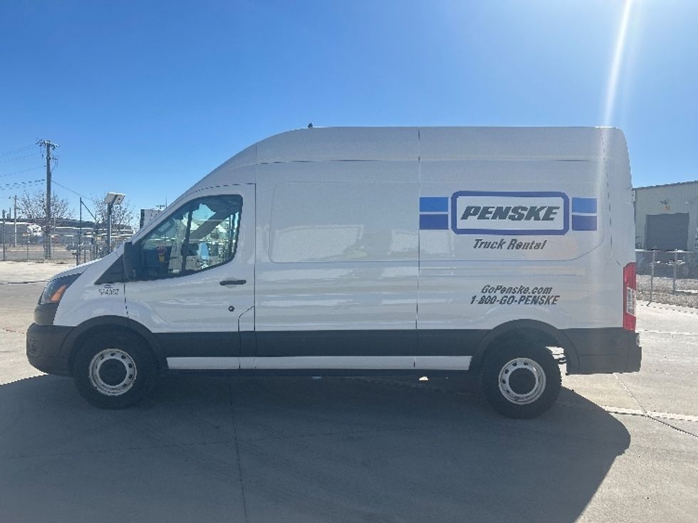 Cargo Van (Panel Van)-Light and Medium Duty Trucks-Ford-2022-Transit 250-Amarillo-TX-141,737\n\t\tmiles-$ 29,500 - Image 4