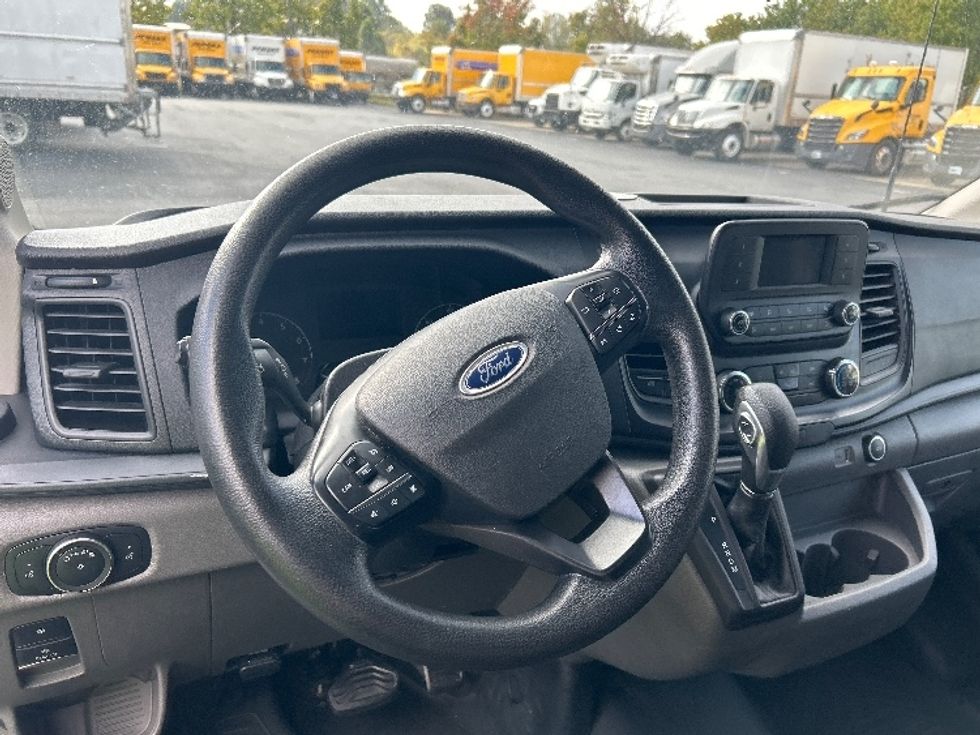 Cargo Van (Panel Van)-Light and Medium Duty Trucks-Ford-2022-Transit 250-Atlanta-GA-140,136\n\t\tmiles-$ 29,000 - Image 17