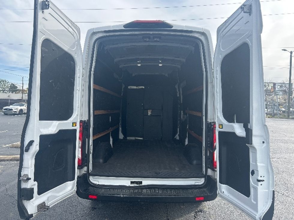Cargo Van (Panel Van)-Light and Medium Duty Trucks-Ford-2022-Transit 250-Atlanta-GA-140,136\n\t\tmiles-$ 29,000 - Image 9