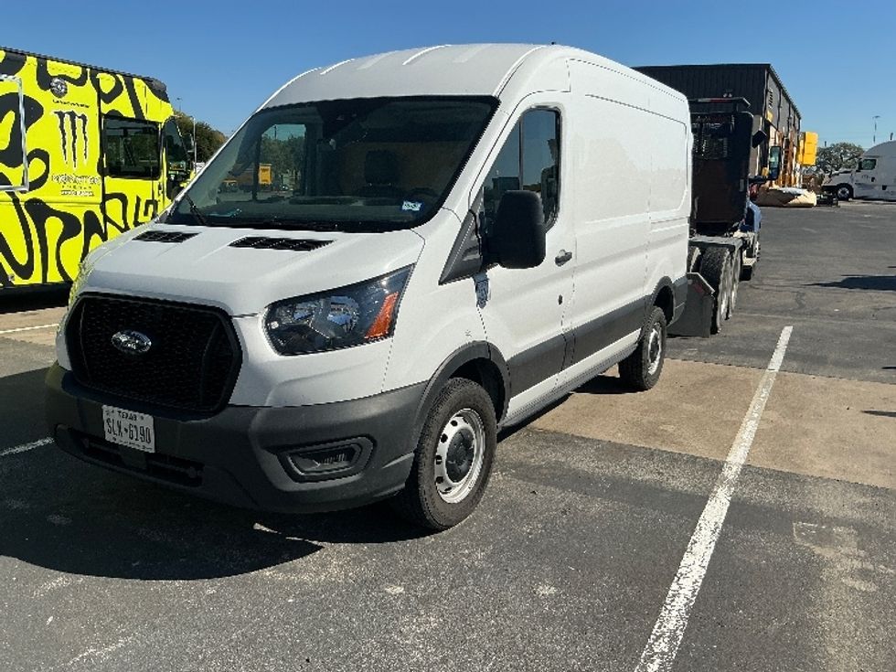 2022 Ford Transit photo 2
