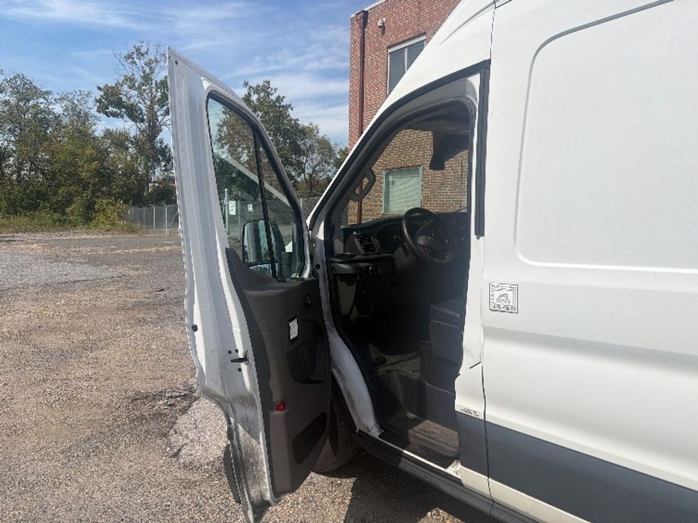 Cargo Van (Panel Van)-Light and Medium Duty Trucks-Ford-2022-Transit 250-Baltimore-MD-122,392\n\t\tmiles-$ 32,250 - Image 12