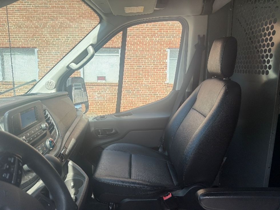 Cargo Van (Panel Van)-Light and Medium Duty Trucks-Ford-2022-Transit 250-Baltimore-MD-122,392\n\t\tmiles-$ 32,250 - Image 15