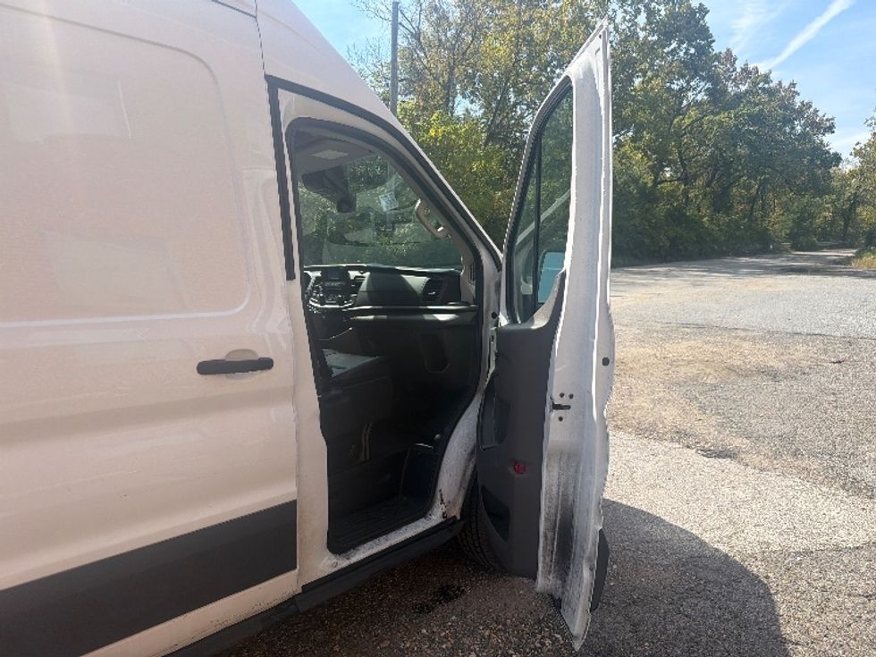 Cargo Van (Panel Van)-Light and Medium Duty Trucks-Ford-2022-Transit 250-Baltimore-MD-122,392\n\t\tmiles-$ 32,250 - Image 16