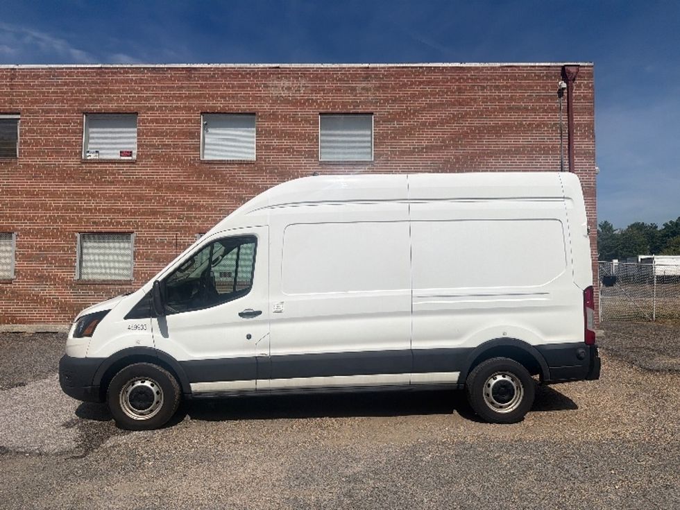 Cargo Van (Panel Van)-Light and Medium Duty Trucks-Ford-2022-Transit 250-Baltimore-MD-122,392\n\t\tmiles-$ 32,250 - Image 4