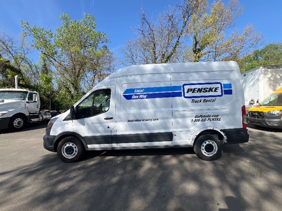 Cargo Van (Panel Van)-Light and Medium Duty Trucks-Ford-2022-Transit 250-Baltimore-MD-78,500\n\t\tmiles-$ 38,750 - Image 4