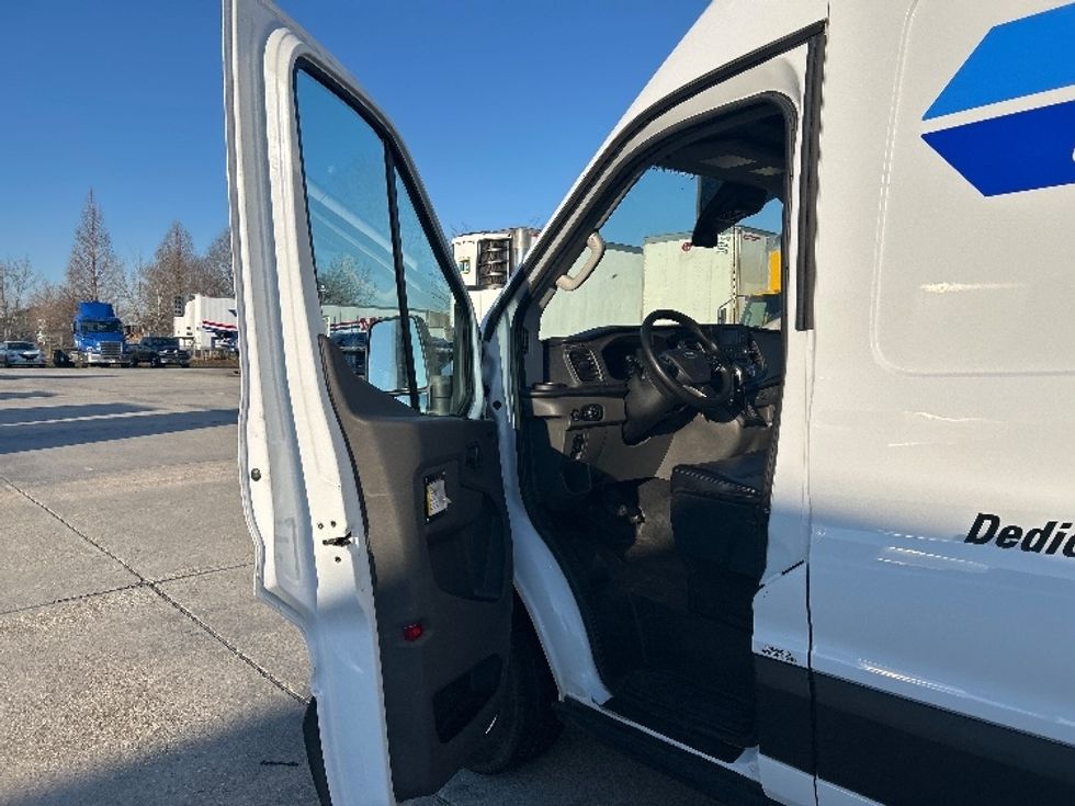 Cargo Van (Panel Van)-Light and Medium Duty Trucks-Ford-2022-Transit 250-Baton Rouge-LA-71,357\n\t\tmiles-$ 38,750 - Image 13